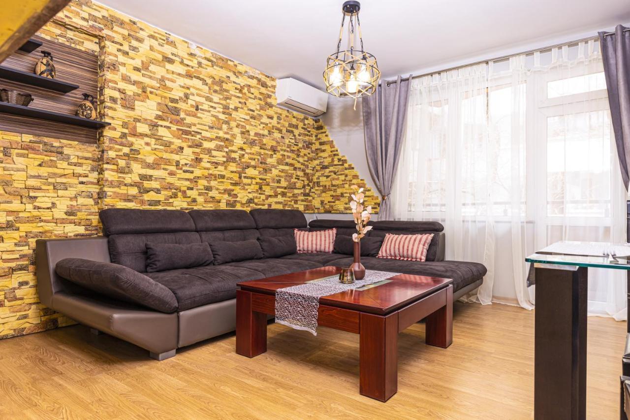 1Bd Apartment - 5 Mins To The City Centre By Flat Mаnager 플로브디프 외부 사진
