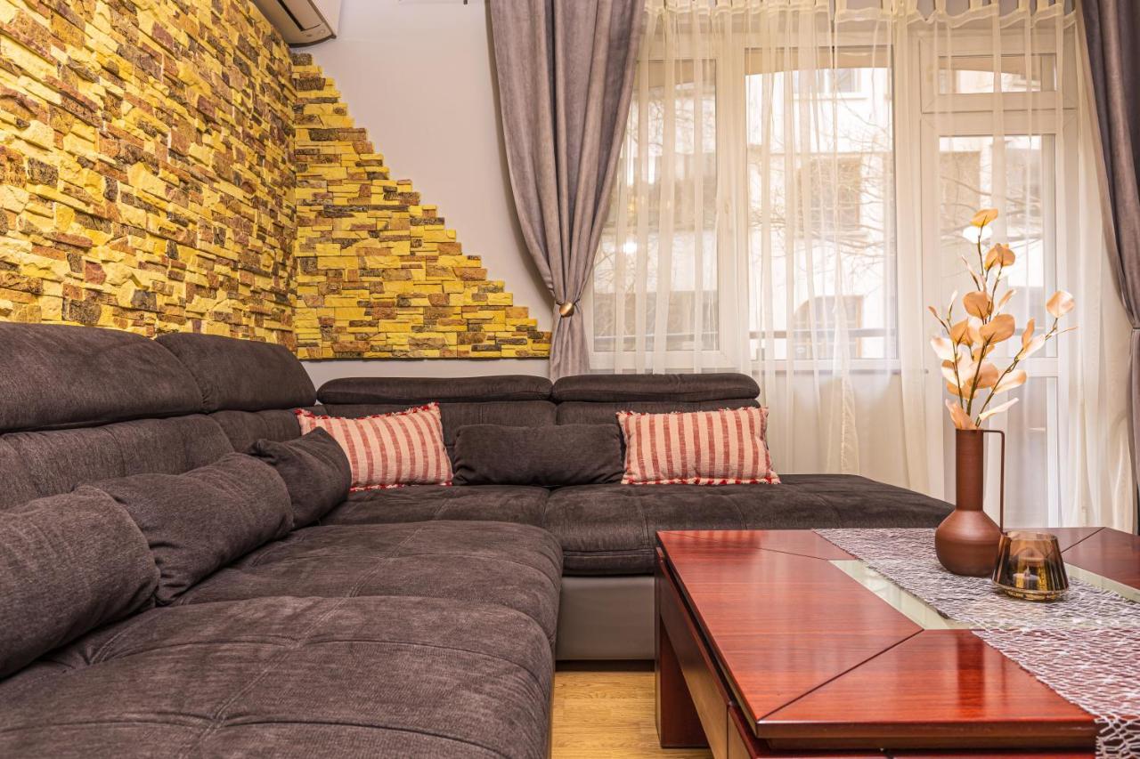 1Bd Apartment - 5 Mins To The City Centre By Flat Mаnager 플로브디프 외부 사진